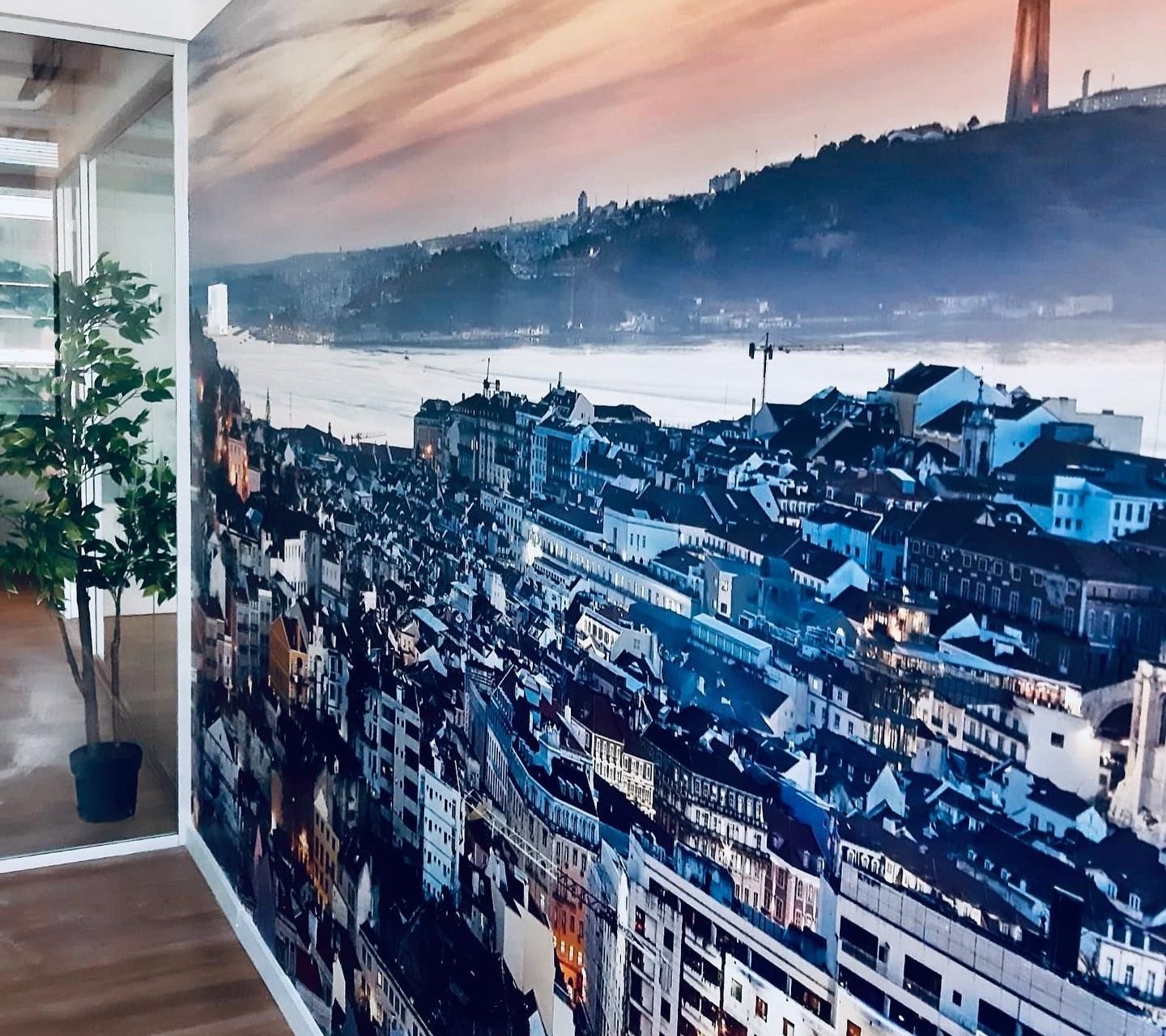 AS SUAS PAREDES TAMBÉM COMUNICAM, FALAM DE SI E INFLUENCIAM