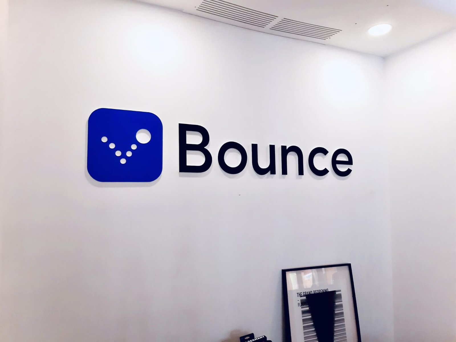 logotipo 3d - bounce