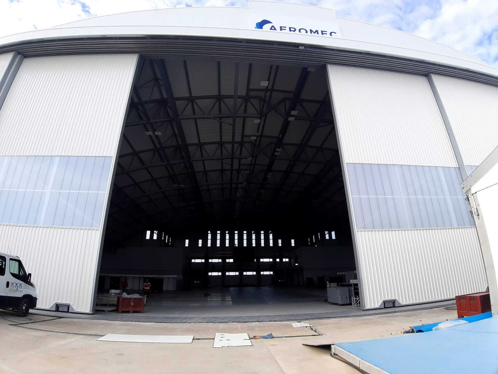 Impressão digital de grande formato - lonas para stand