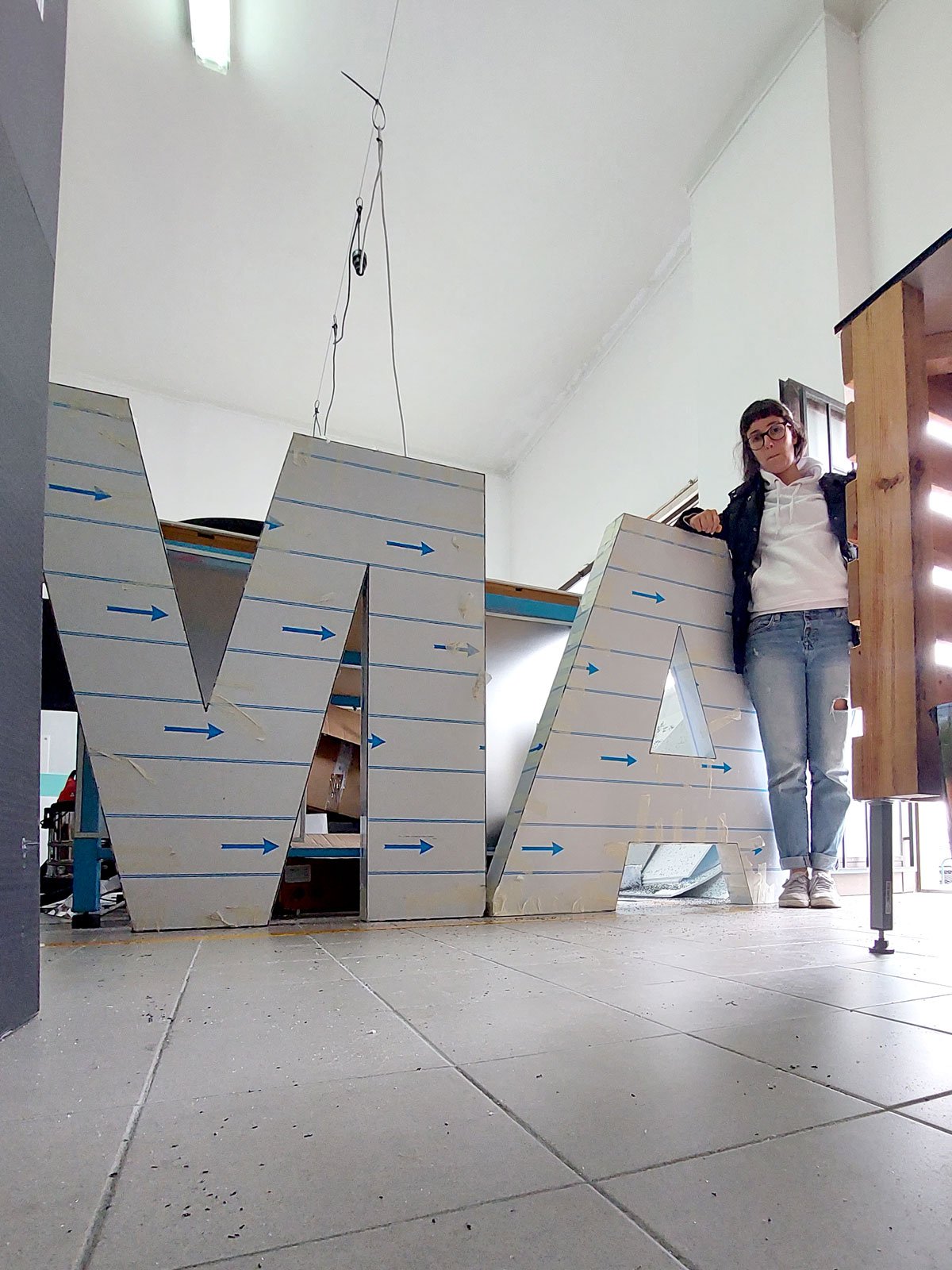 MANZ logo 3D letras caixa decor fachada