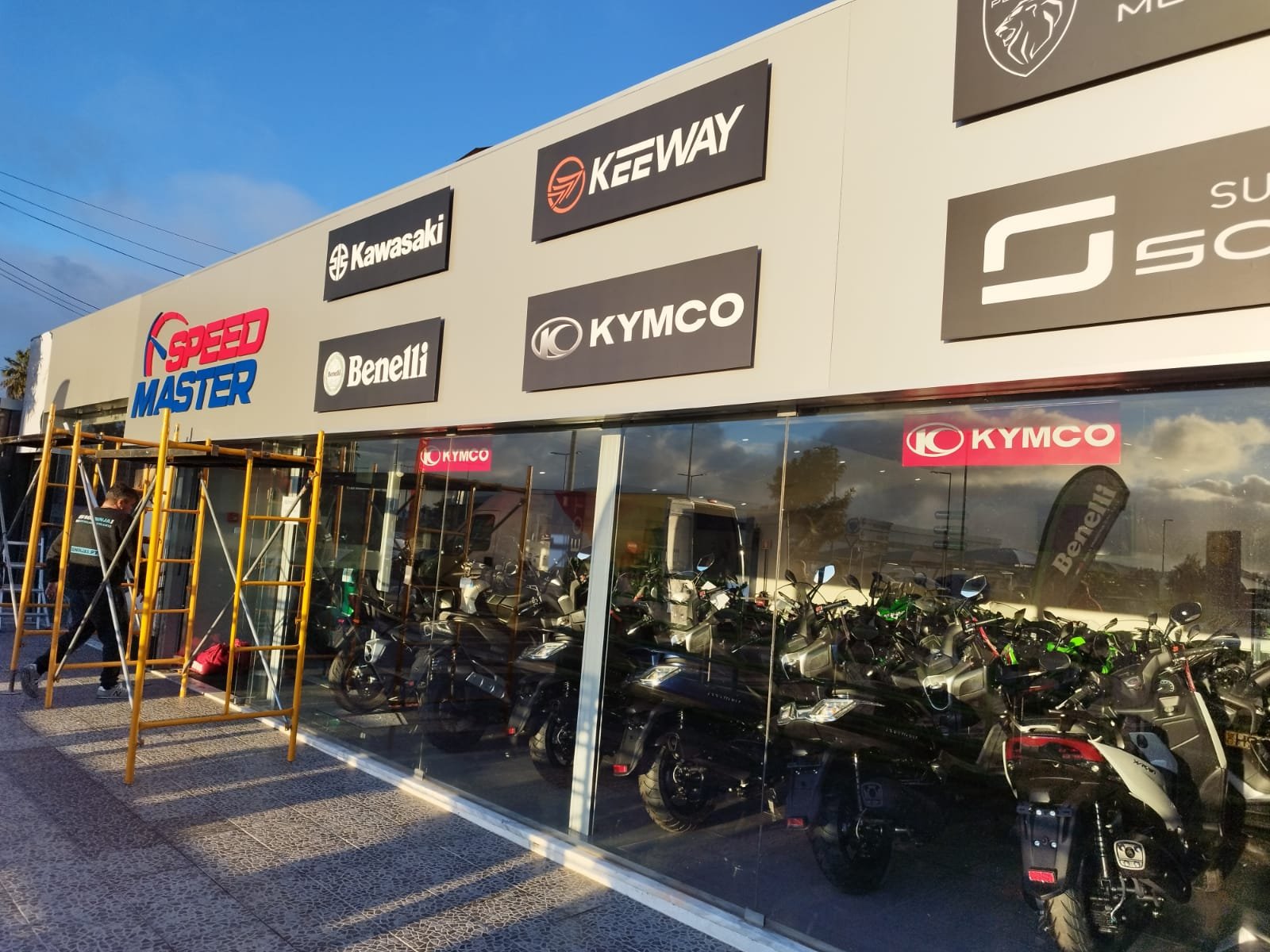 decoração fachada speedmaster