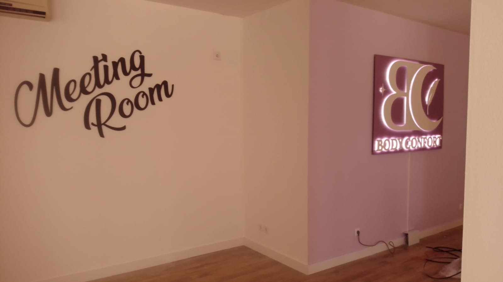 logotipo retro-iluminado 3d logotipo retro-iluminado 3d