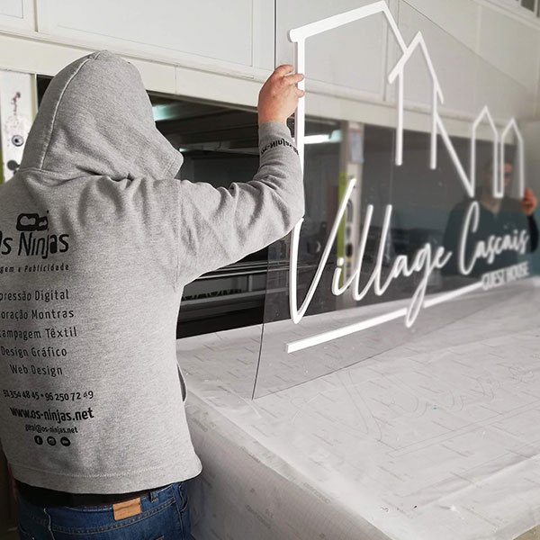 logotipo 3d em relevo hostel